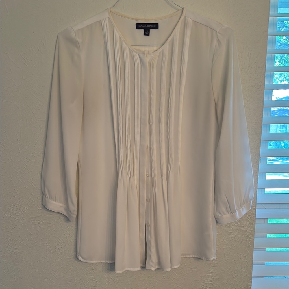 Banana Republic White Pleated Mandarin Collar Blouse
